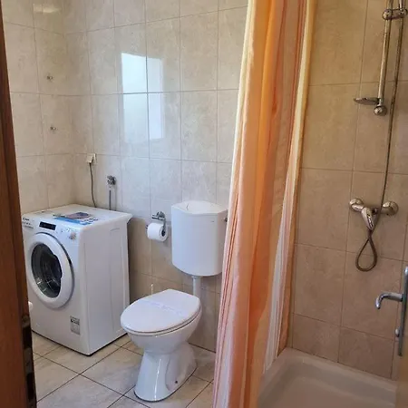 Leovac Apartment *