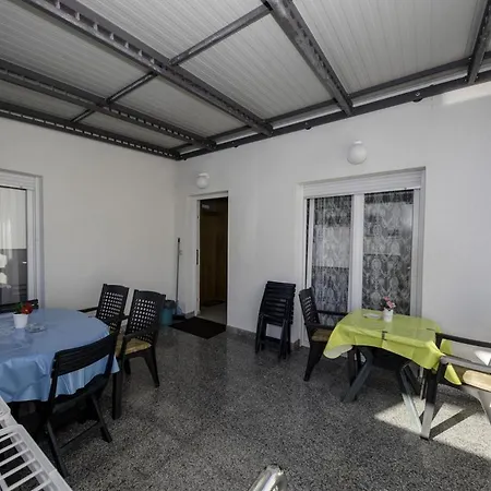 Leovac Apartment *