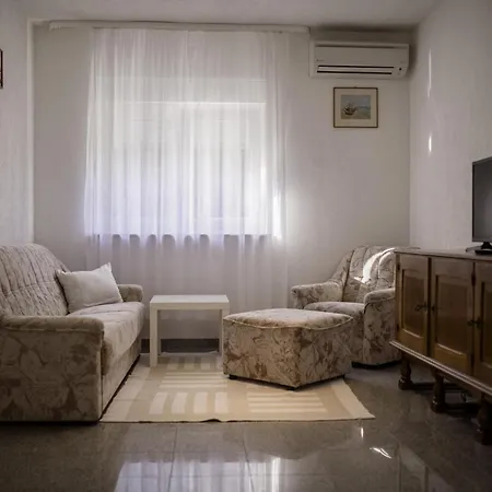 Leovac Apartment *